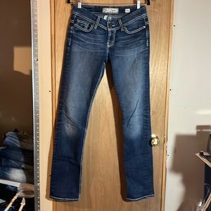 Women’s BKE Payton straight 26L preowned good condition jeans.